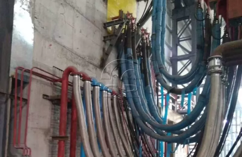 Water cooled high current cables